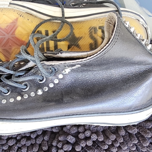 Shoe - Picture 9 of 10